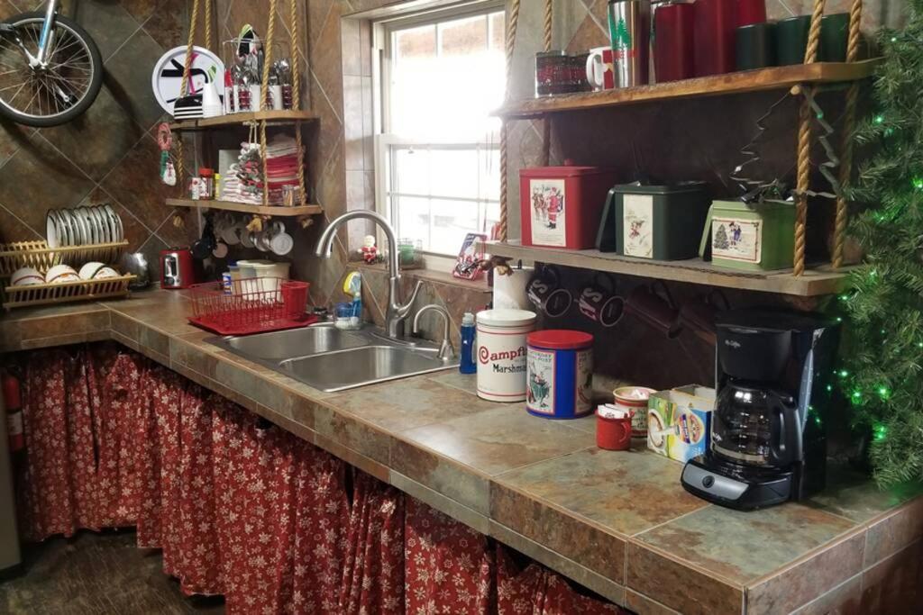 Rural Life On A Real Christmas Tree Farm! Hallmark Experience! Ozark Exterior foto