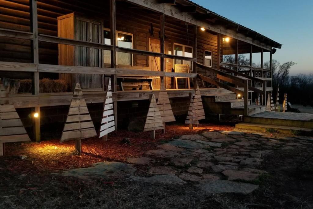 Rural Life On A Real Christmas Tree Farm! Hallmark Experience! Ozark Exterior foto